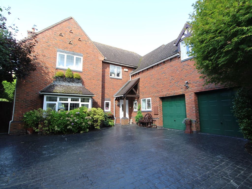 5 bed detached house for sale in Valley Lane, Bitteswell LE17, £750,000