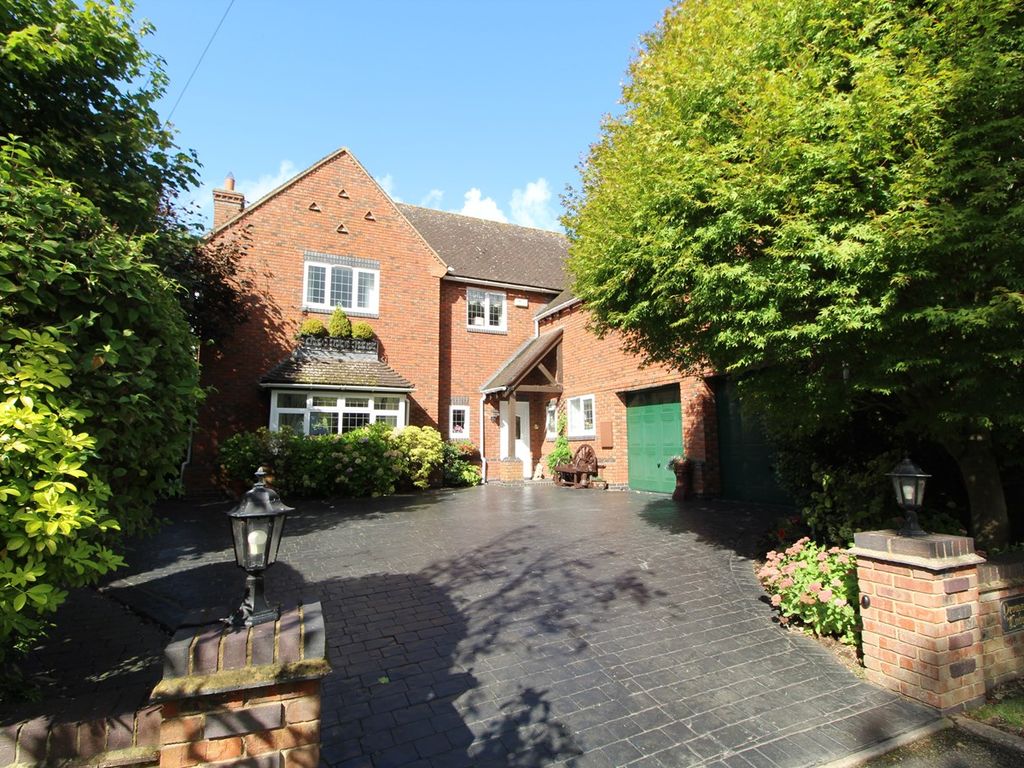 5 bed detached house for sale in Valley Lane, Bitteswell LE17, £750,000