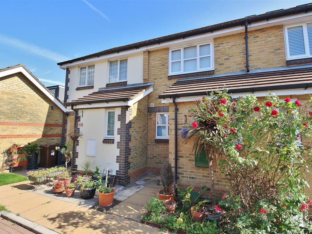 2 bed property for sale in Shire Horse Way, Isleworth TW7, £500,000