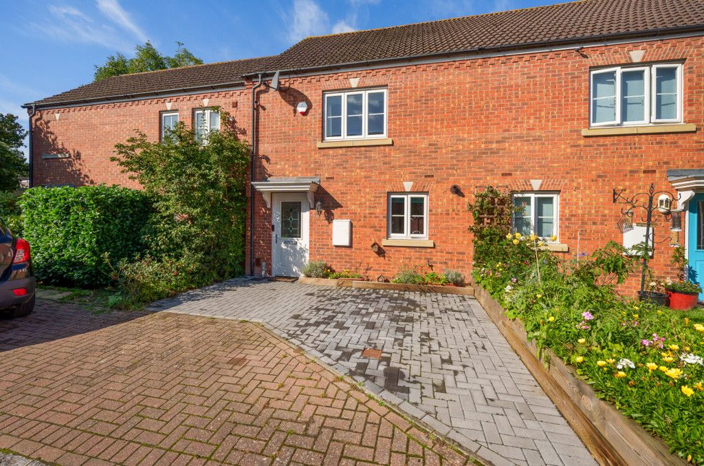 2 bed semi-detached house for sale in Rosebay, Wokingham, Berkshire RG40, £395,000