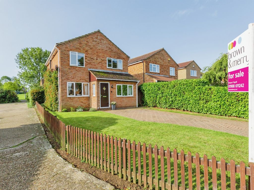 4 bed detached house for sale in Shakespeare Close, Newport Pagnell MK16, £410,000