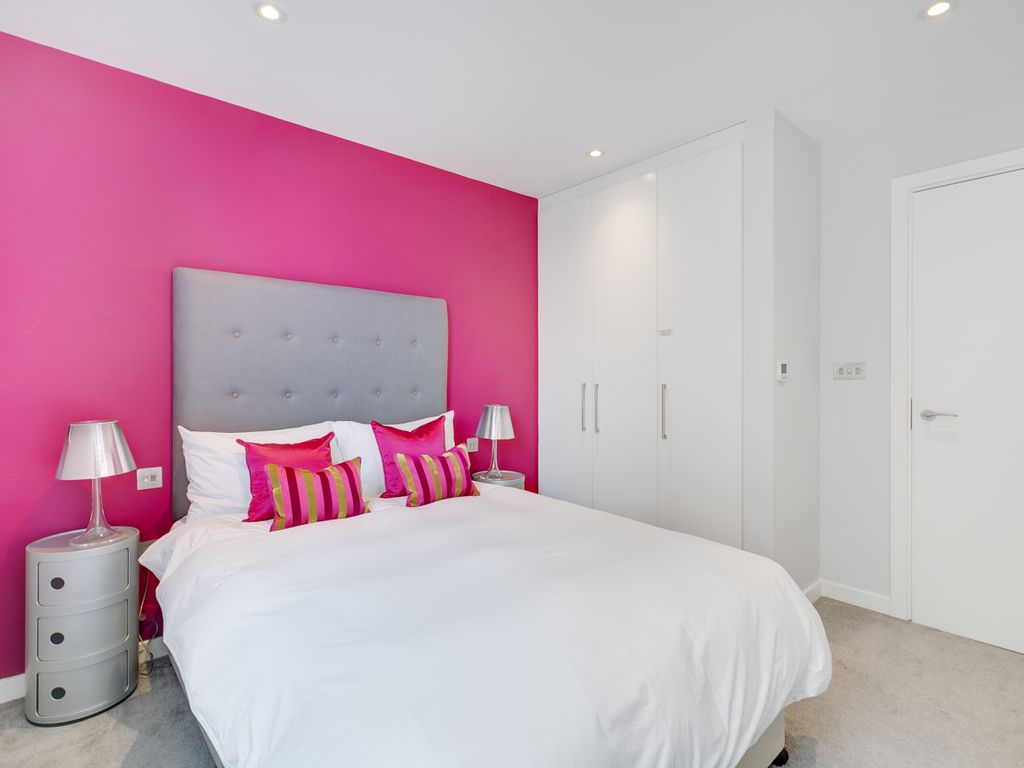2 bed flat for sale in Killick Street, London N1, £685,000