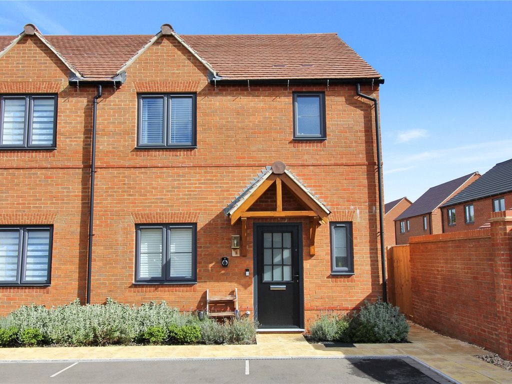 3 bed end terrace house for sale in Jenkins Close, Blunsdon, Swindon, Wiltshire SN26, £362,500