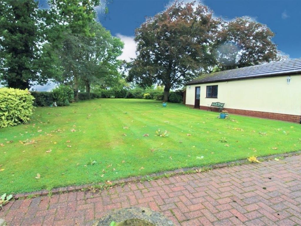 3 bed detached bungalow for sale in Sandiway Lane, Antrobus, Northwich CW9, £595,000