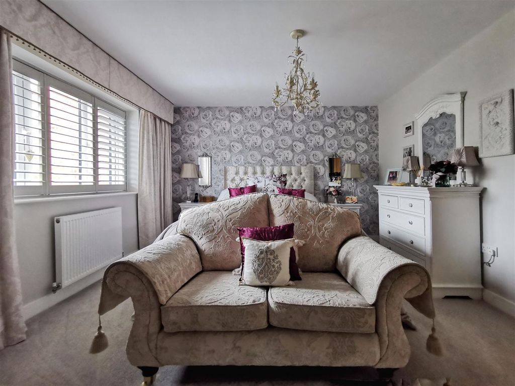 3 bed detached house for sale in Beech Lane, Stretton, Burton-On-Trent DE13, £290,000