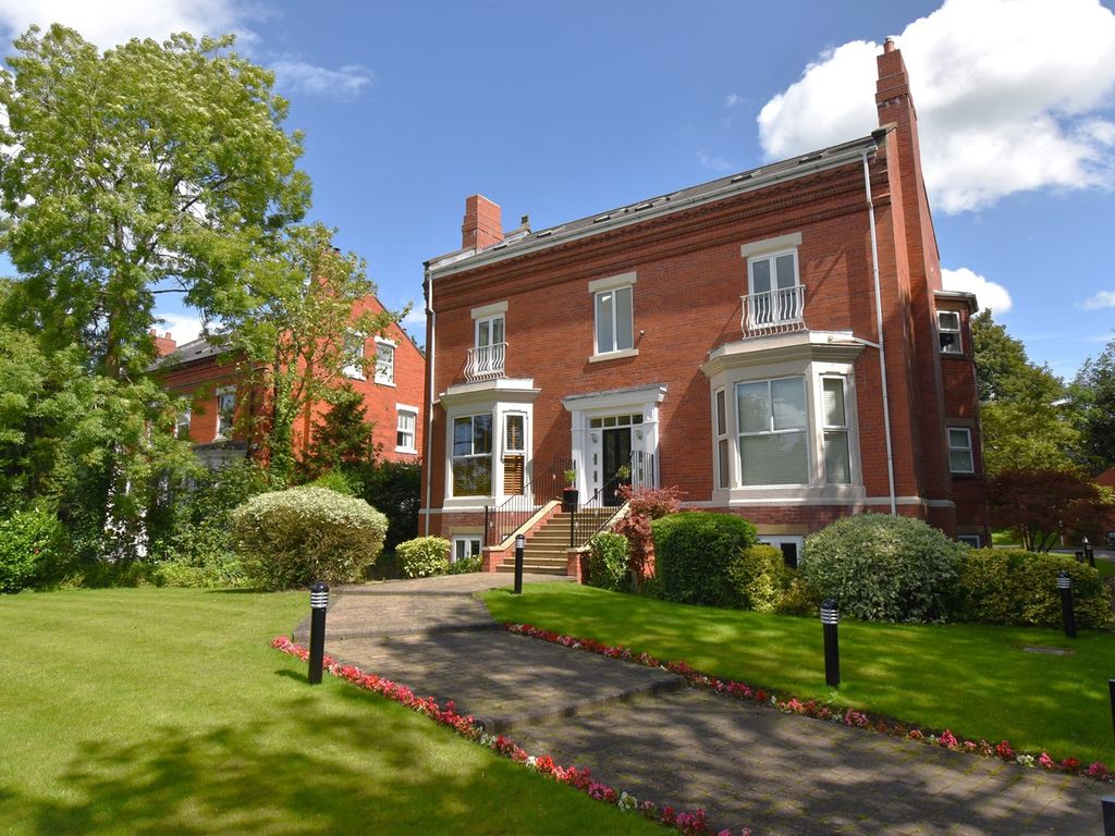2 bed flat for sale in Thornfield, Wilmslow Road, Alderley Edge SK9, £350,000
