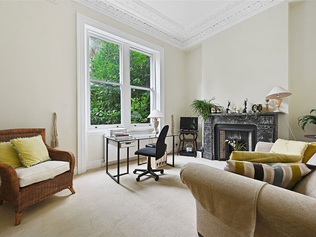 1 bed flat for sale in Sinclair Road, Brook Green, London W14, £525,000