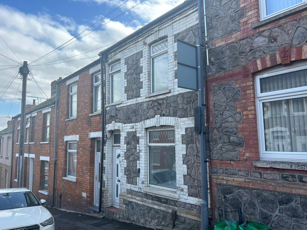 2 bed terraced house to rent in Church Road, Barry CF63, £895 pcm