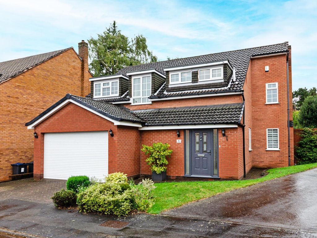3 bed detached house for sale in Morningside, Sutton Coldfield, Birmingham B73, £575,000