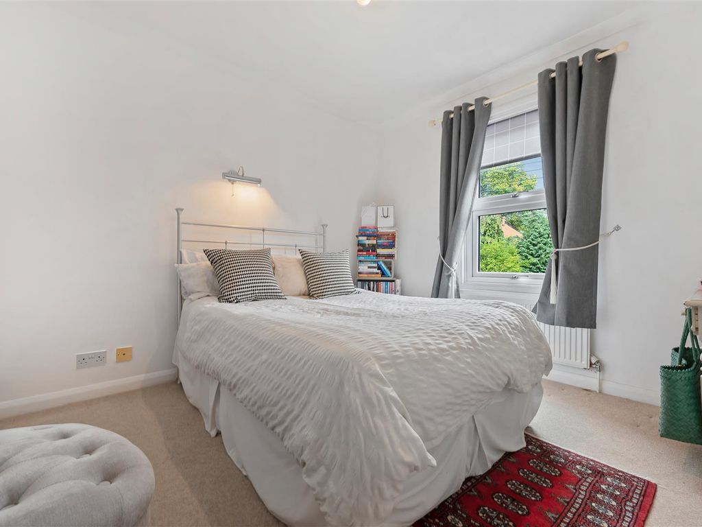2 bed cottage for sale in Beech Hill Road, Sunningdale, Ascot SL5, £400,000
