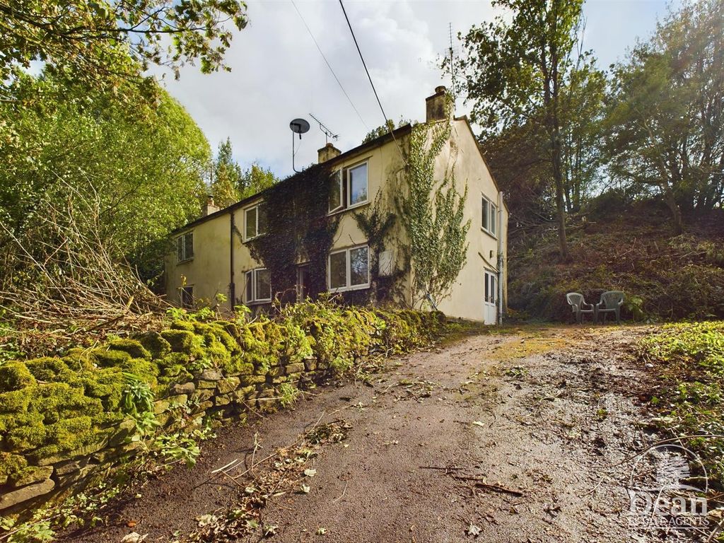 4 bed detached house for sale in Ruardean Woodside, Ruardean GL17, £350,000