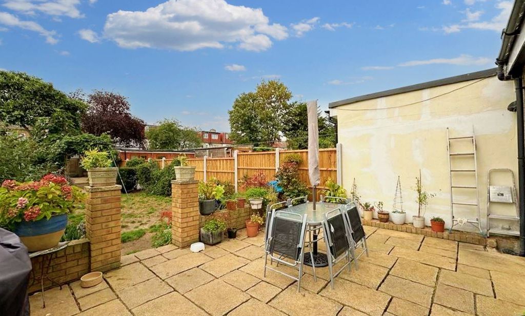 3 bed terraced house for sale in Brockham Drive, Ilford IG2, £625,000
