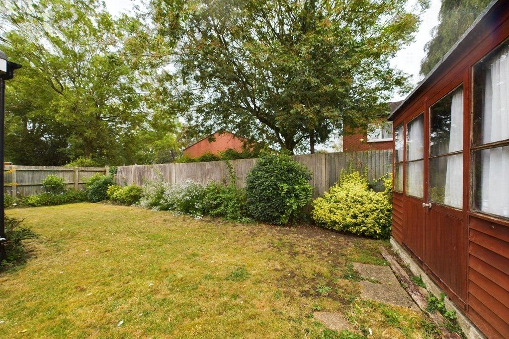 4 bed detached house for sale in Stevens Close, Pinner HA5, £849,950