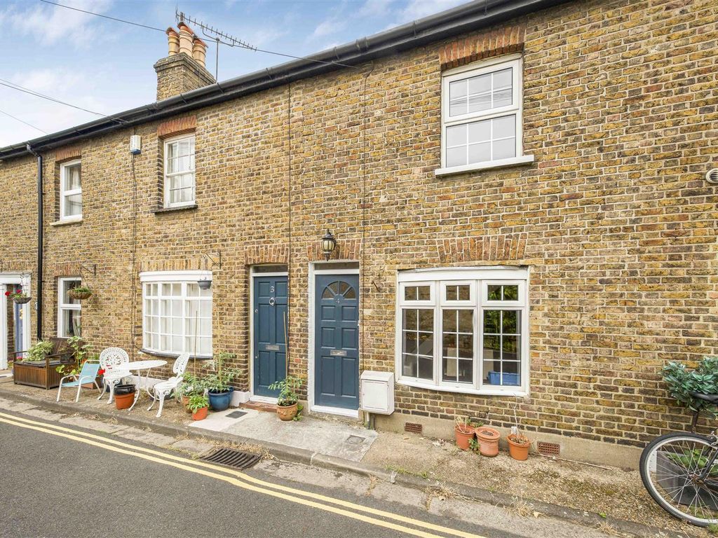2 bed cottage for sale in Trinity Cottages, Richmond TW9, £625,000