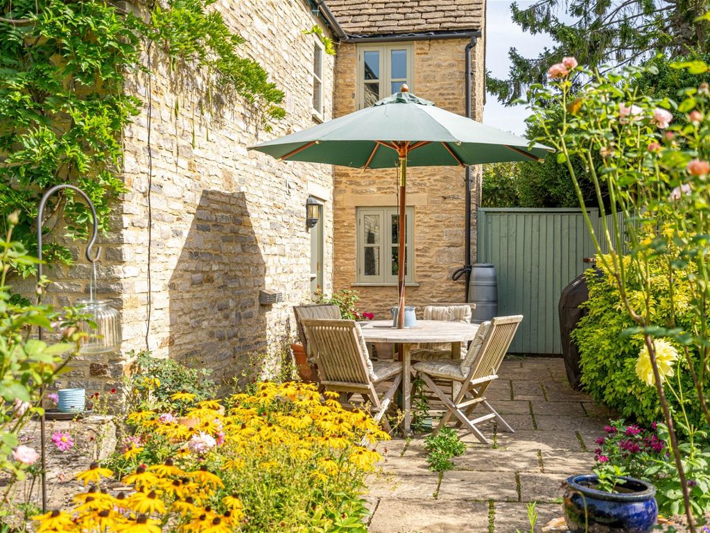 4 bed cottage for sale in Eastcourt, Malmesbury SN16, £1,150,000