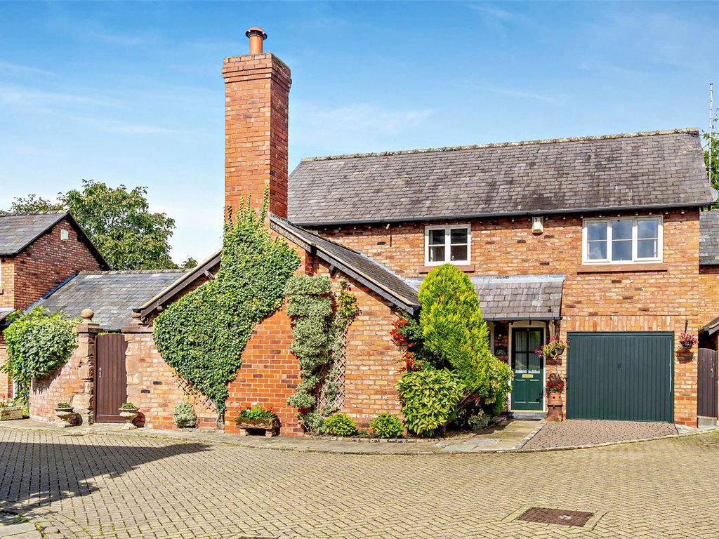 3 bed detached house for sale in High Street, Tarporley, Cheshire CW6, £595,000
