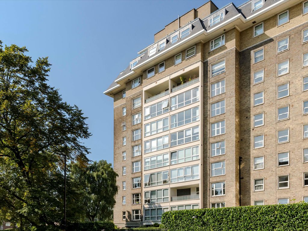 2 bed flat for sale in St. Johns Wood Park, London NW8, £1,175,000