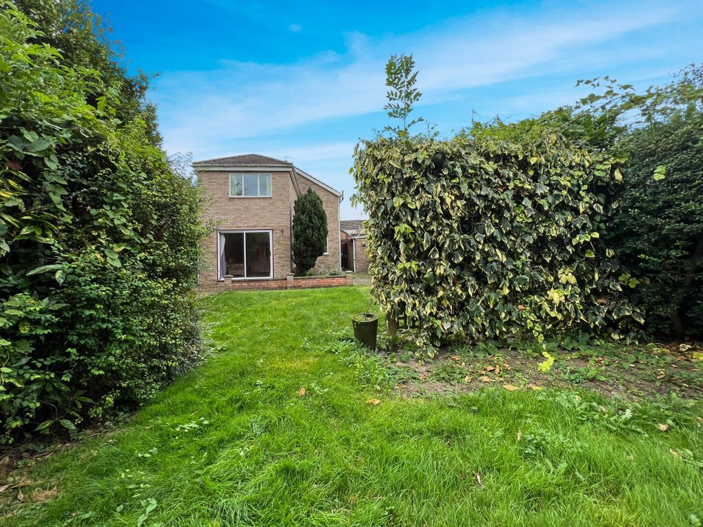 4 bed detached house for sale in Chelwood Road, Cherry Hinton, Cambridge CB1, £650,000