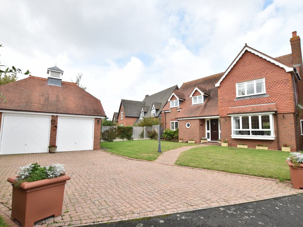 4 bed detached house for sale in Prince Henrys Close, Evesham, Worcestershire WR11, £530,000