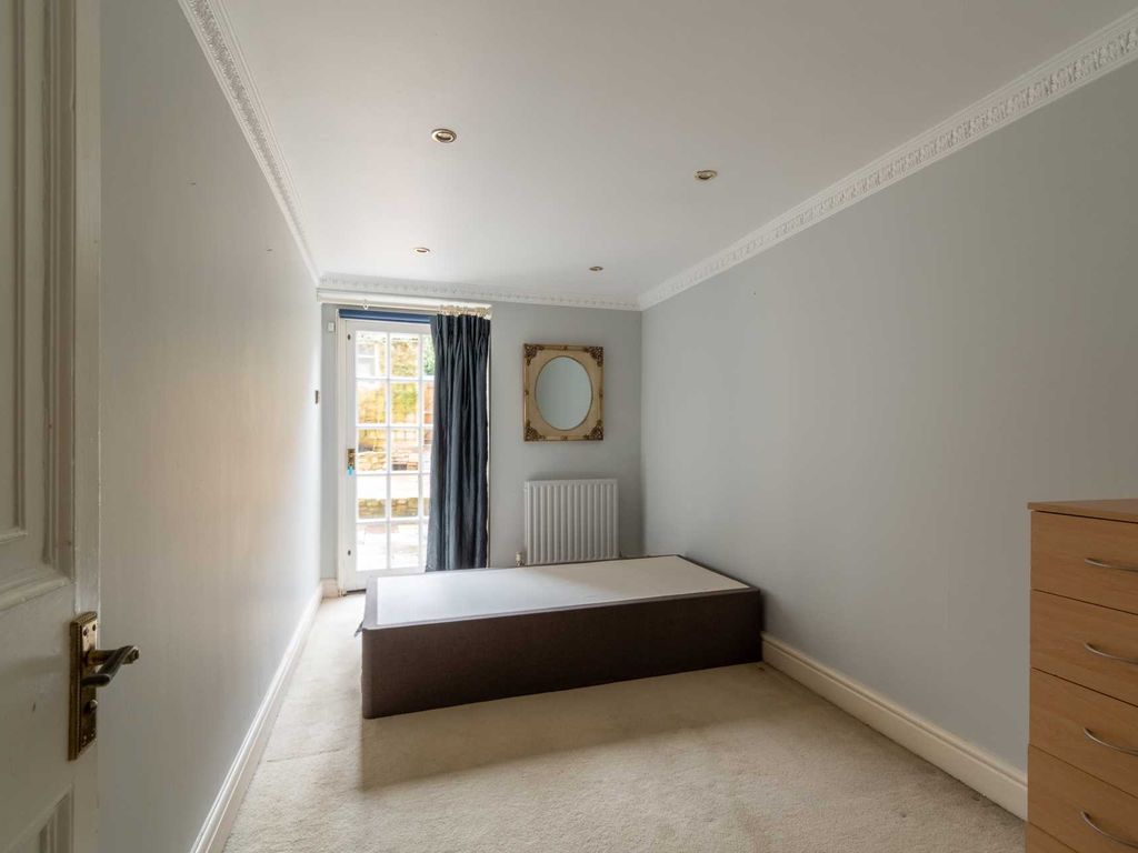 3 bed maisonette to rent in Great Pulteney Street, Bath BA2, £3,950 pcm