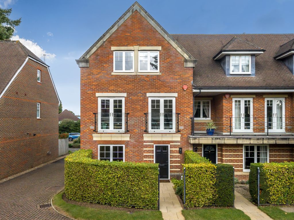 4 bed end terrace house for sale in St. Josephs Mews, Beaconsfield HP9, £1,200,000