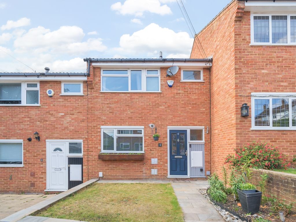 3 bed terraced house for sale in Chequers Close, Orpington BR5, £400,000