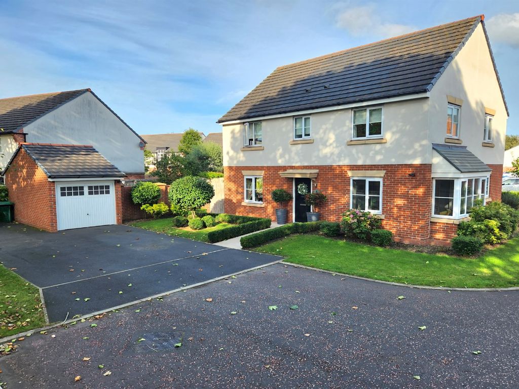 4 bed detached house for sale in Wade Avenue, Warrington WA4, £449,950