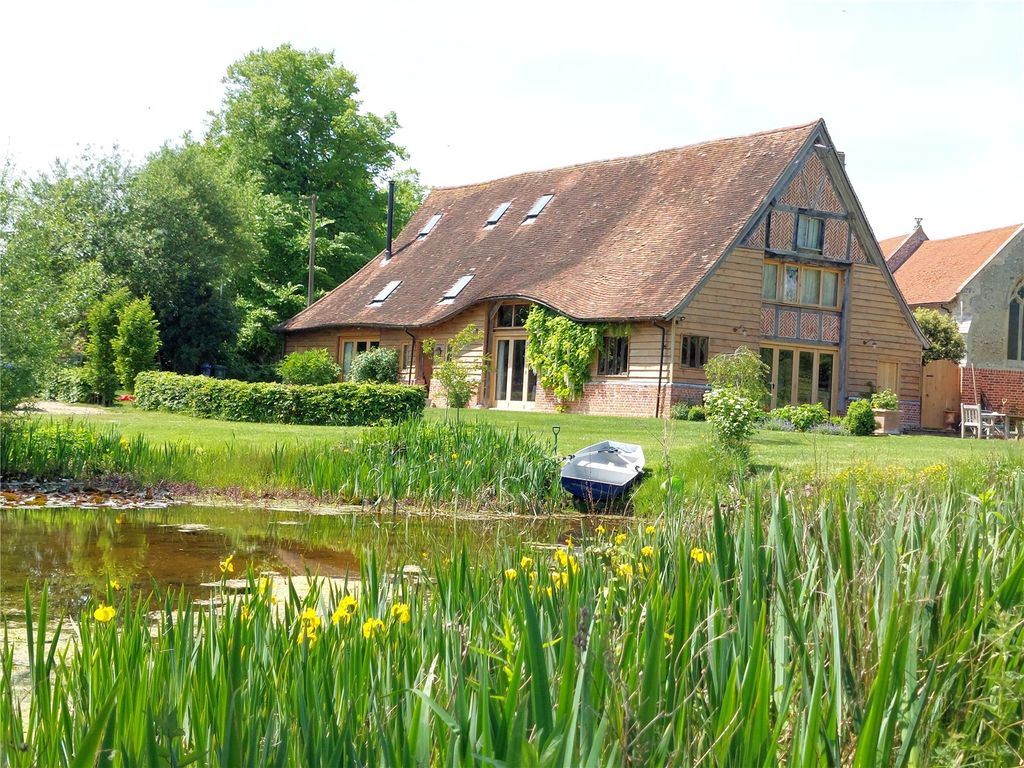 5 bed barn conversion to rent in Pond Meadow, West Wickham, Cambridge, Cambridgeshire CB21, £3,500 pcm