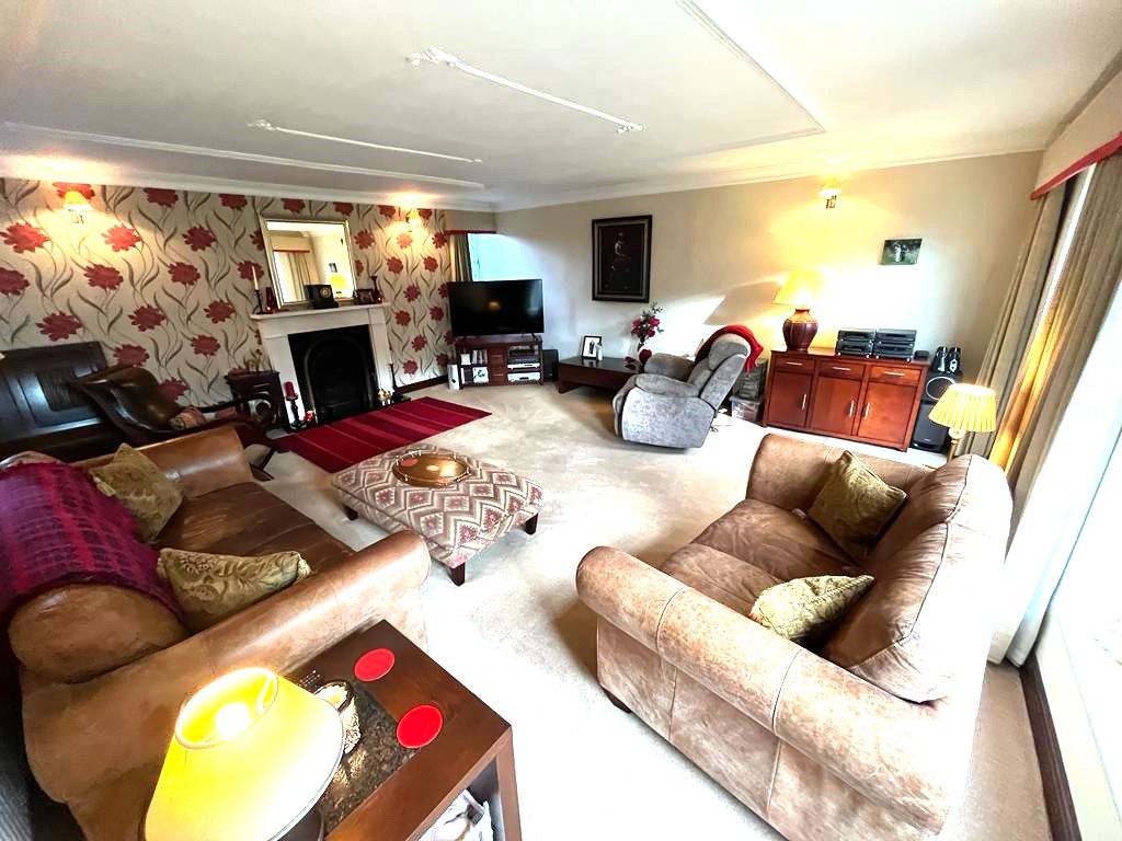 4 bed cottage for sale in Bilbrook Road, Bilbrook Codsall, Wolverhampton WV8, £425,000