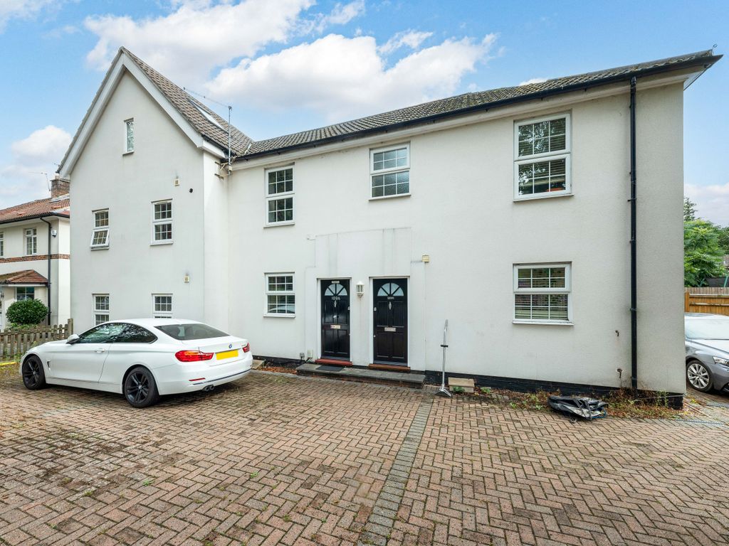2 bed flat for sale in Monks Orchard Road, Beckenham BR3, £375,000