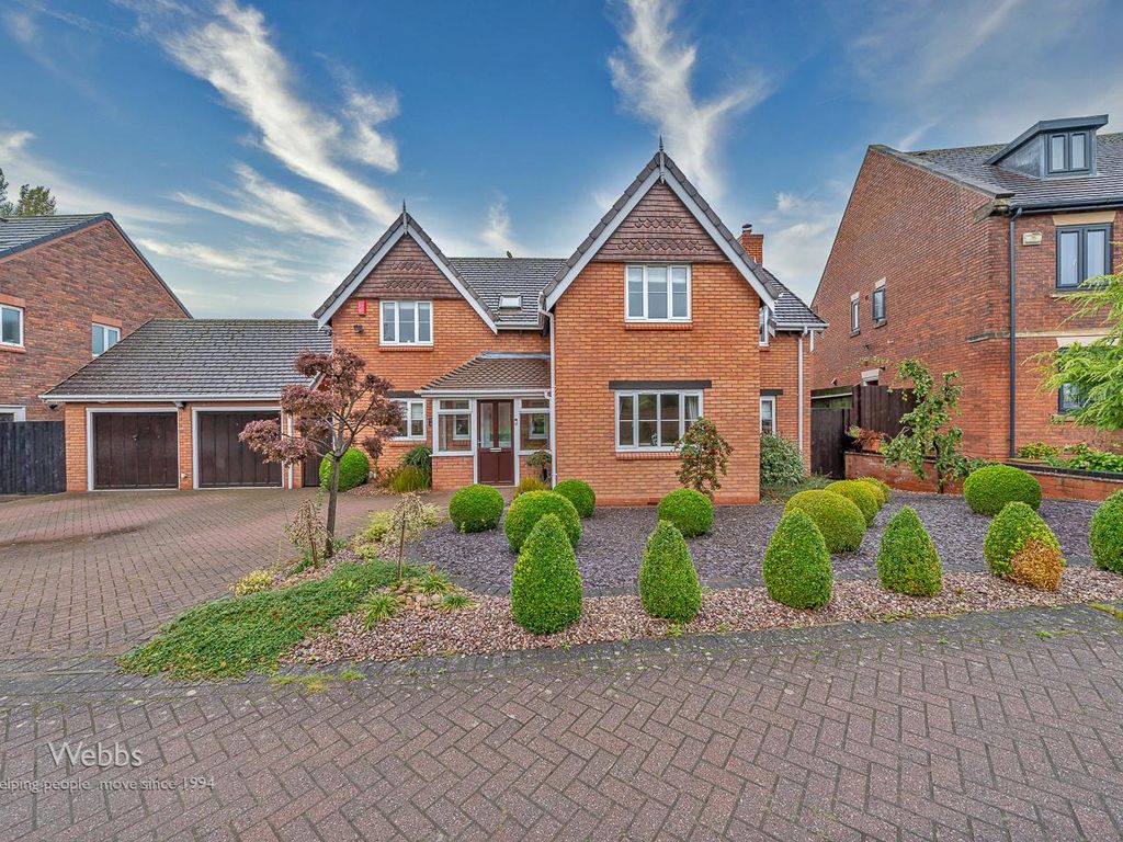 5 bed detached house for sale in Queens Road, Calf Heath, Wolverhampton WV10, £525,000