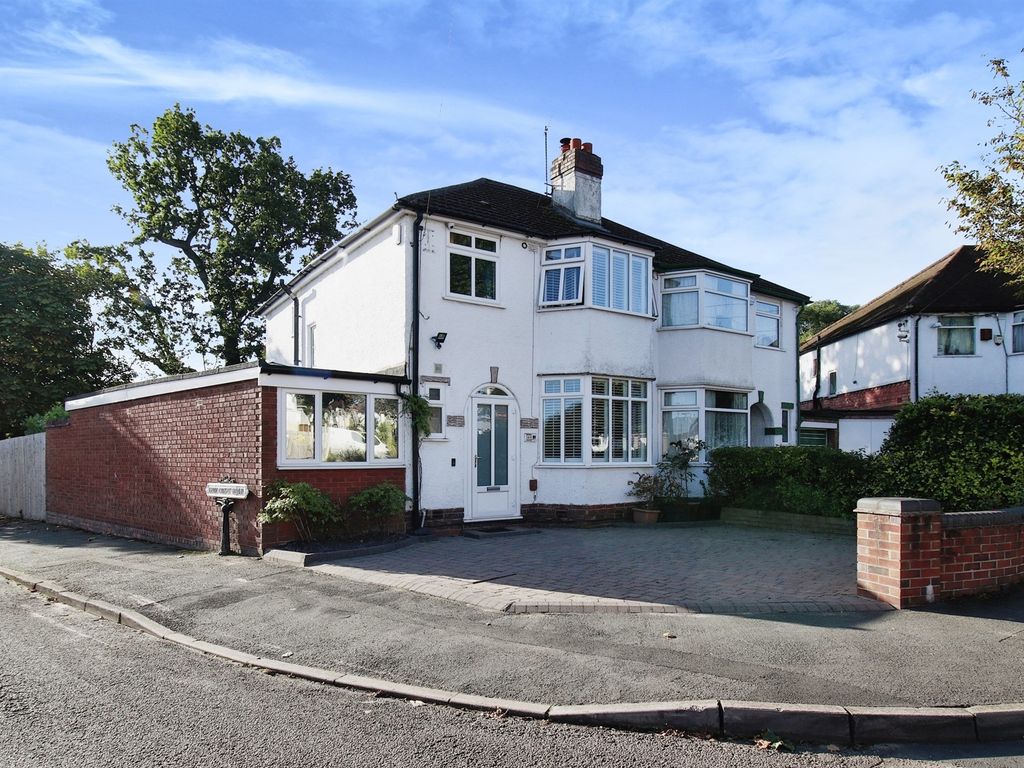 4 bed semi-detached house for sale in Barrington Road, Solihull B92, £400,000