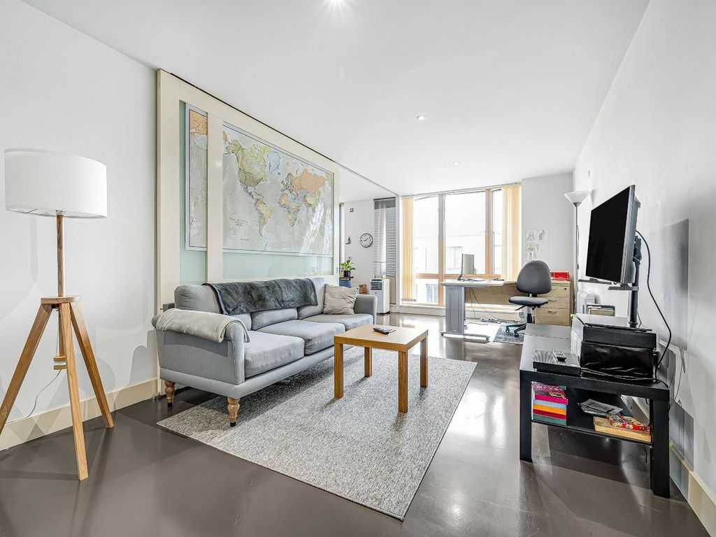 1 bed flat for sale in Drysdale Street, Shoreditch N1, £600,000