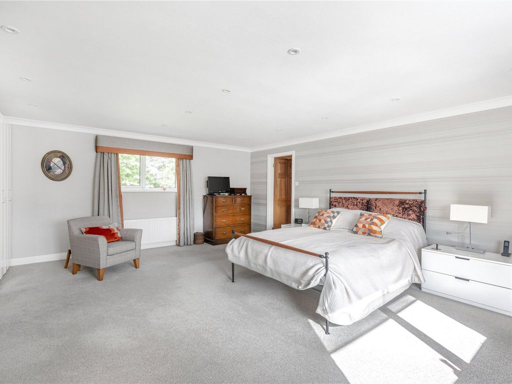 5 bed detached house for sale in Avon Close, Shadwell LS17, £850,000
