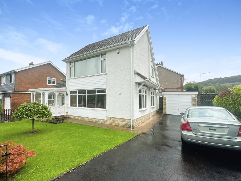 2 bed detached house for sale in Bank Crescent, Gilwern, Abergavenny NP7, £365,000
