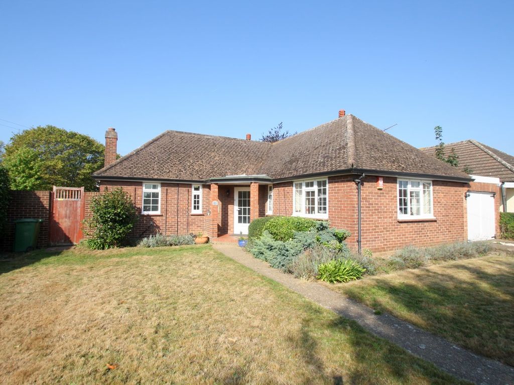 3 bed bungalow for sale in Orchard Way, Ashford TW15, £650,000