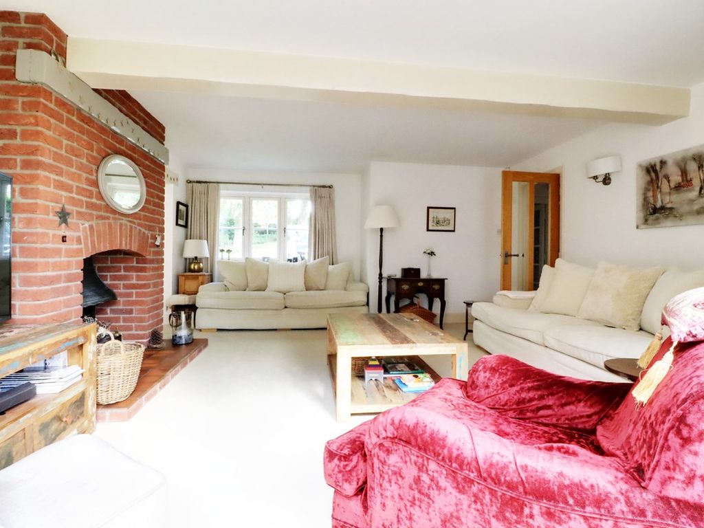 4 bed detached house for sale in Vicarage Lane, Grasby DN38, £575,000