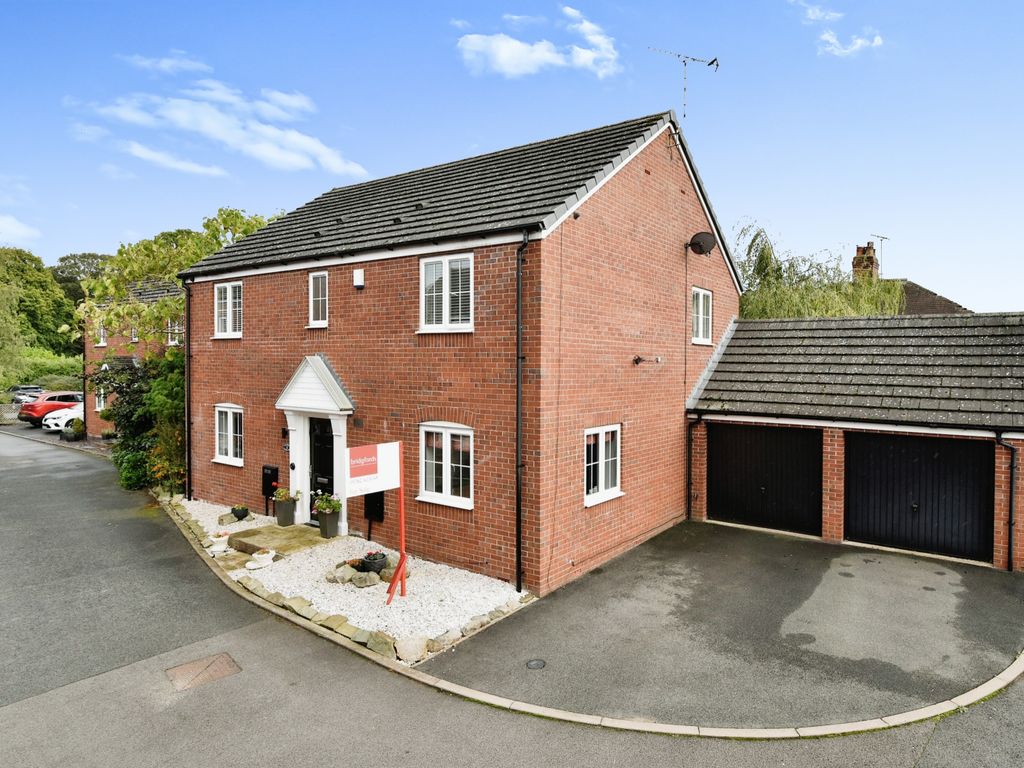4 bed detached house for sale in Madeley Court, Madeley, Crewe, Staffordshire CW3, £375,000