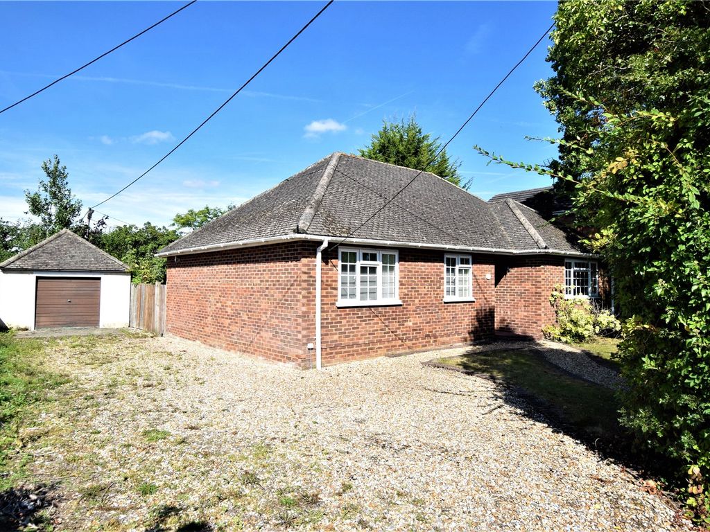 3 bed bungalow for sale in Pine Grove, Church Crookham, Fleet, Hampshire GU52, £450,000