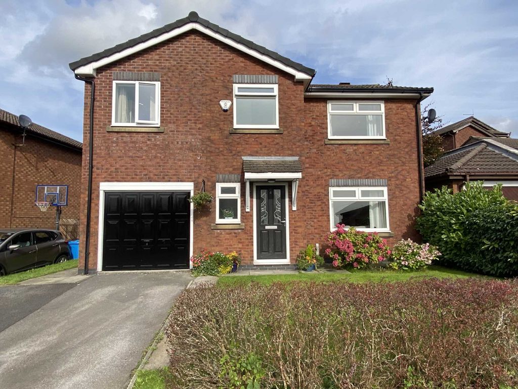 4 bed detached house for sale in Hillspring Road, Springhead OL4, £349,950