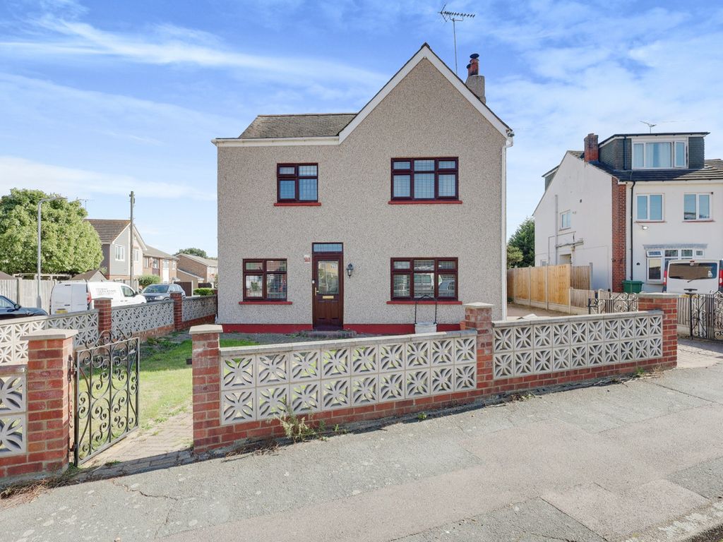 3 bed detached house for sale in Lambeth Road, Leigh-On-Sea SS9, £400,000