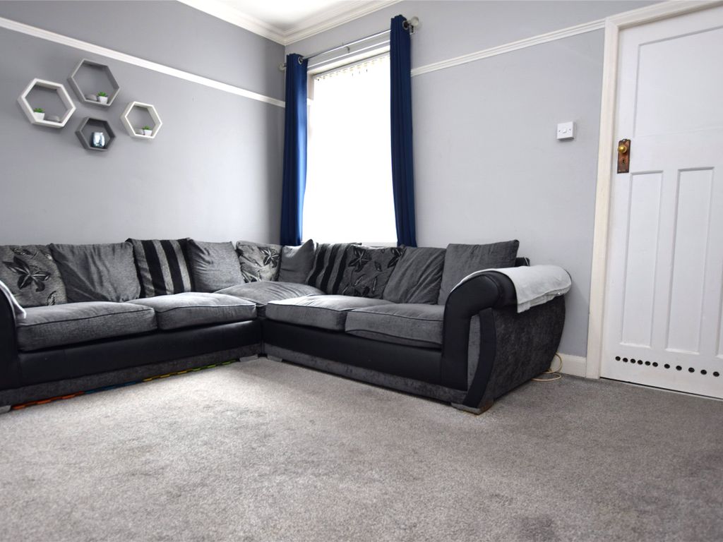 3 bed flat for sale in Bavington Drive, Fenham, Newcastle Upon Tyne NE5, £90,000