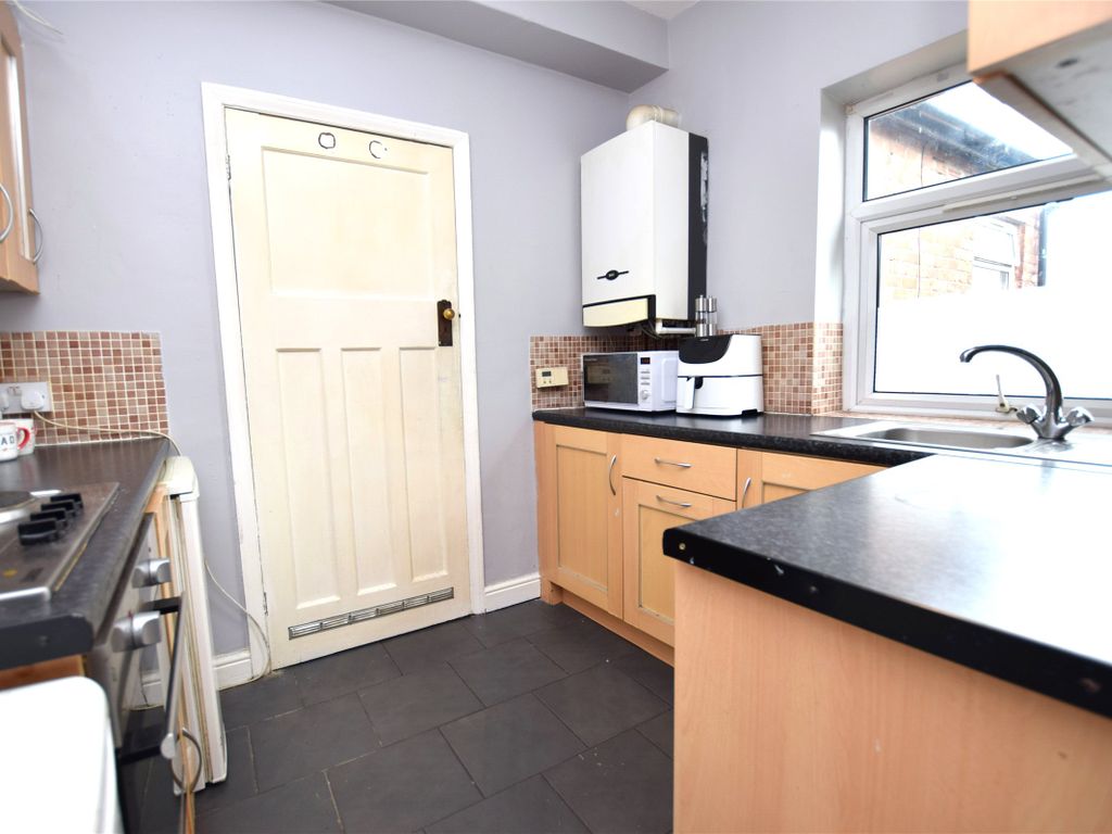 3 bed flat for sale in Bavington Drive, Fenham, Newcastle Upon Tyne NE5, £90,000