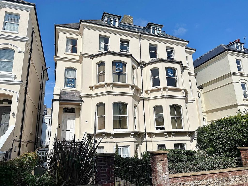 3 bed flat for sale in Blackwater Road, Eastbourne BN21, £400,000