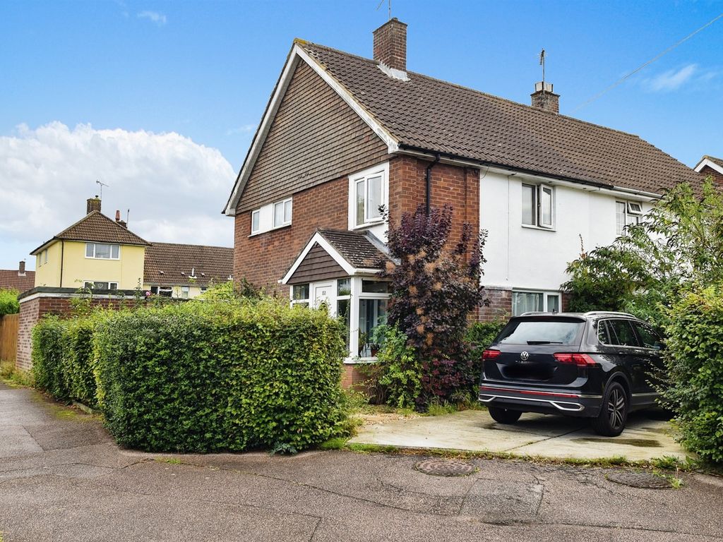 2 bed end terrace house for sale in Boxted Road, Hemel Hempstead HP1, £400,000