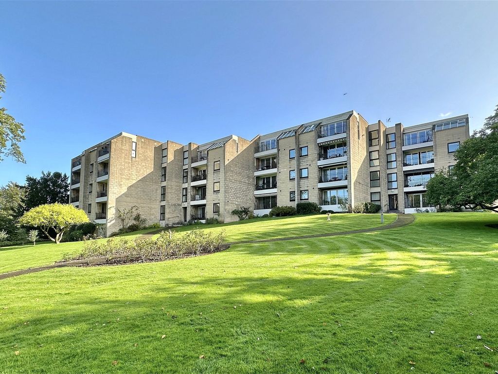 3 bed flat for sale in Sydney Road, Bath BA2, £600,000