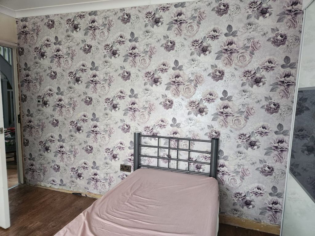 Room to rent in Brocket Way, Chigwell IG7, £750 pcm