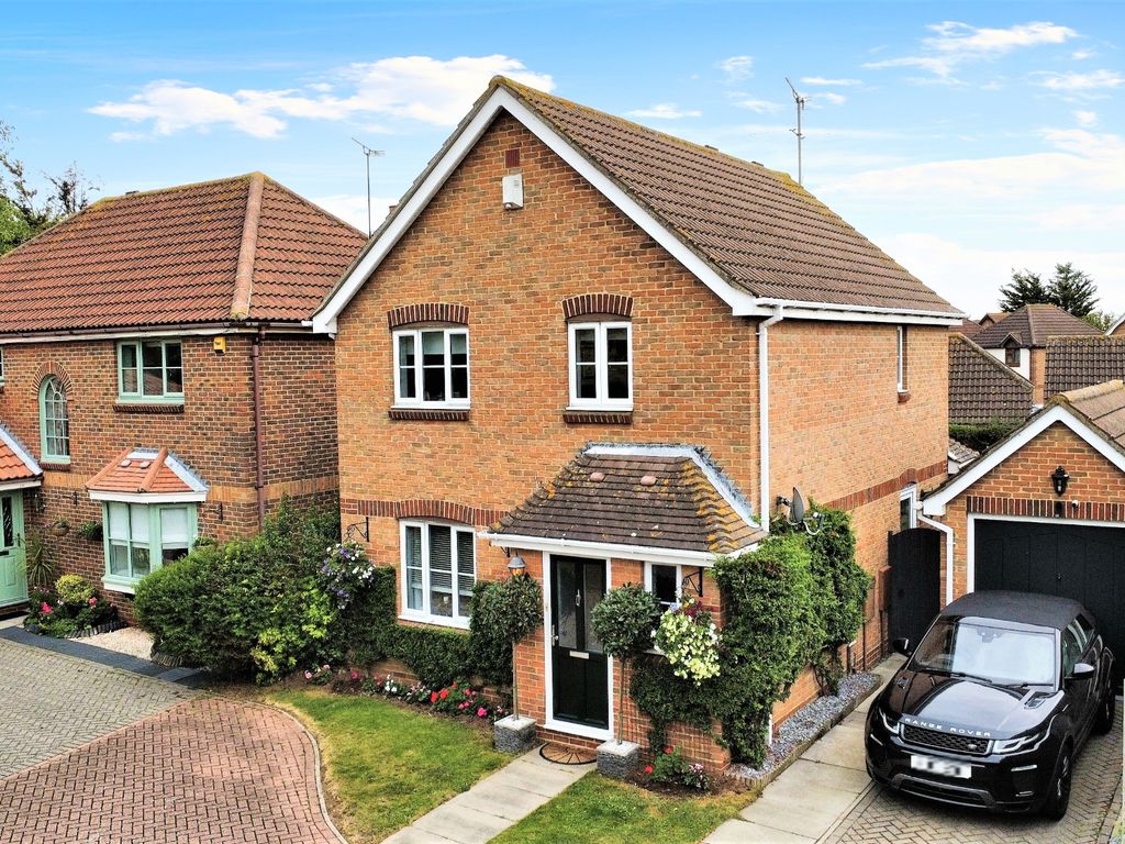 3 bed detached house for sale in Churchfields, Shoeburyness, Southend-On-Sea SS3, £485,000