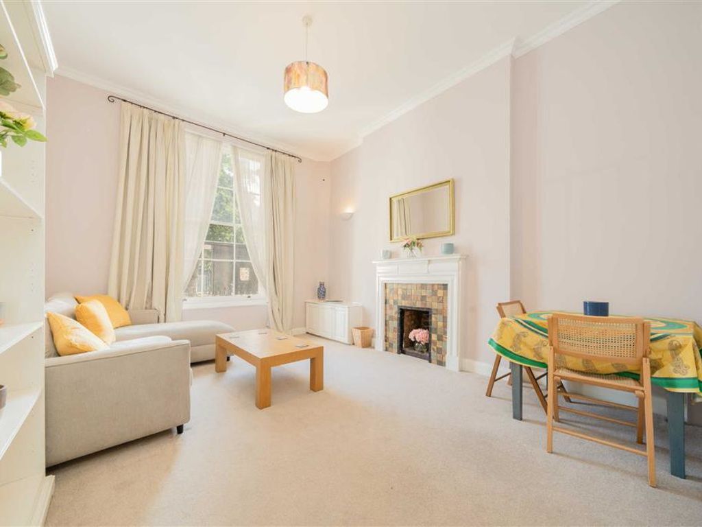 1 bed flat for sale in Claverton Street, London SW1V, £550,000
