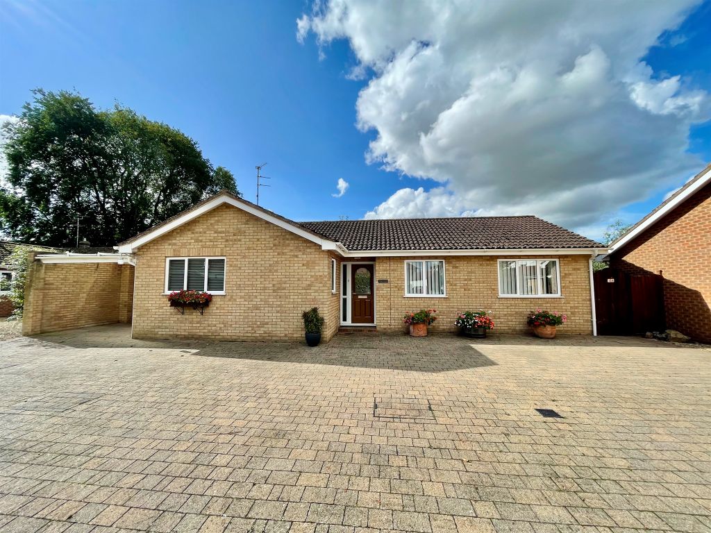 3 bed detached bungalow for sale in Church View, Northborough, Peterborough PE6, £390,000